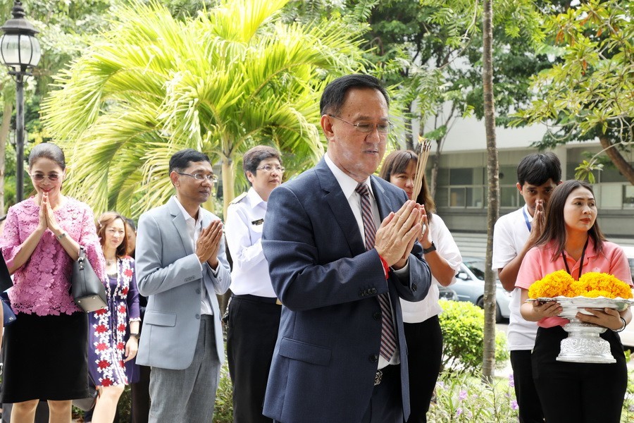 ผู้ตรวจราชการกระทรวงการคลัง สักการะสิ่งศักดิ์สิทธิ์ประจำกระทรวง