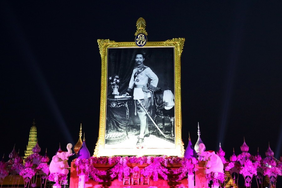 กระทรวงการคลัง จุดเทียนน้อมรำลึกถึงพระมหากรุณาธิคุณ รัชกาลที่ 5 เนื่องในวันปิยมหาราช