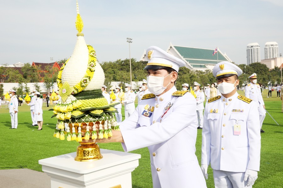 กระทรวงการคลัง ร่วมพิธีวางพานพุ่มและถวายบังคม